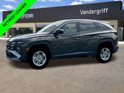 New 2025 Hyundai Tucson SE image 2