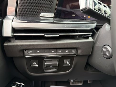 New 2026 Cadillac Escalade ESV Sport w/ Touring Package image 15