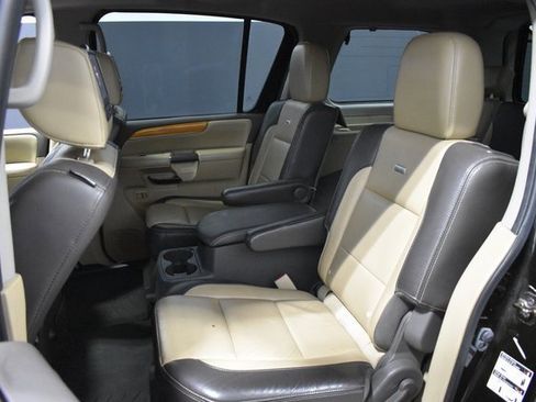 Used 2014 Nissan Armada Platinum w/ Platinum Reserve Package image 34