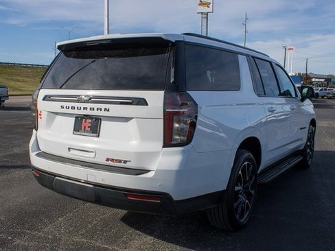 Used 2023 Chevrolet Suburban RST w/ Luxury Package image 3