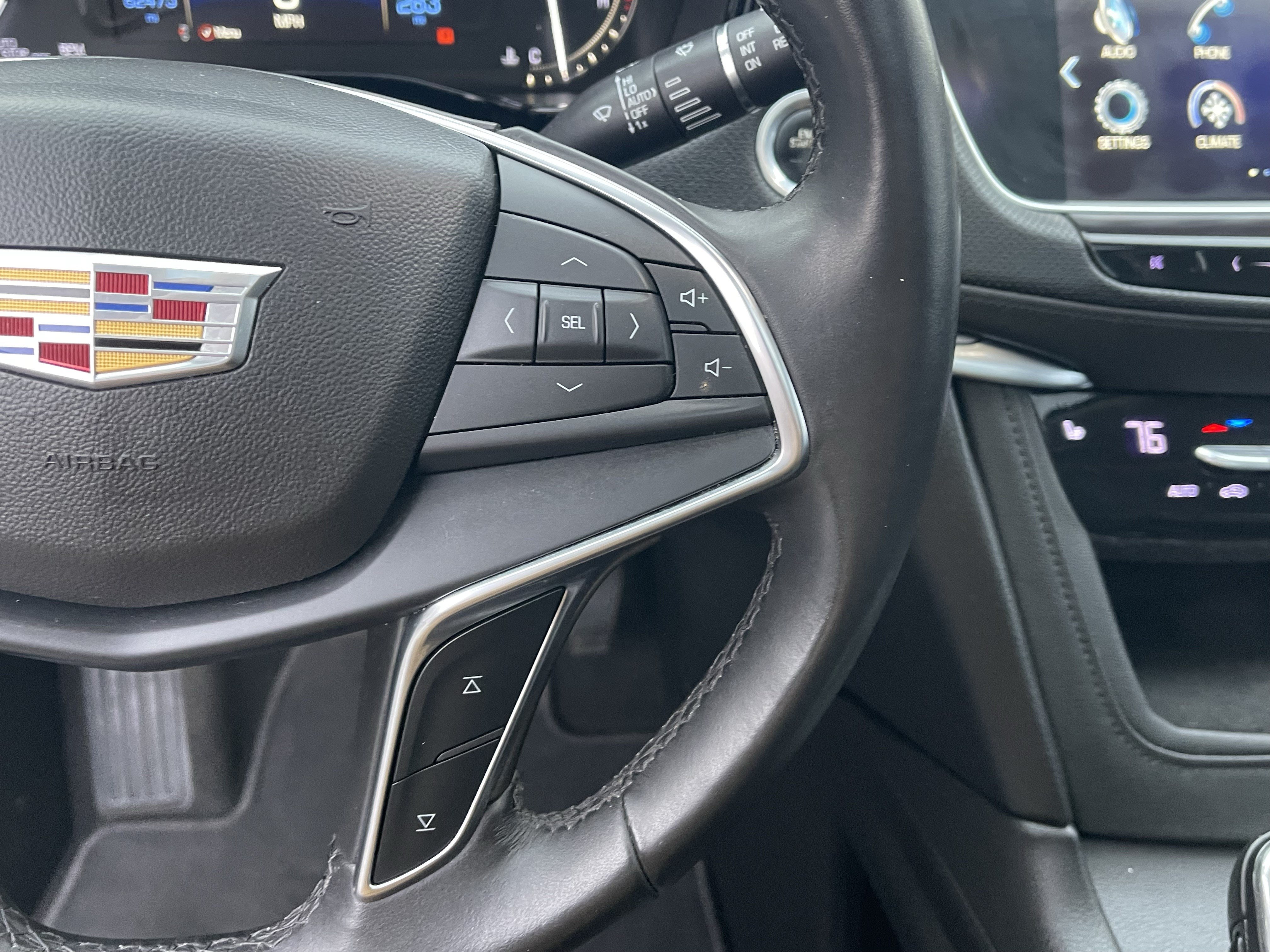 Used 2018 Cadillac XT5 Luxury w/ Driver Awareness Package FWD image 24