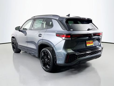 New 2025 Volkswagen Tiguan SE R-Line image 5