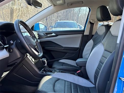 Certified 2023 Volkswagen Taos SEL image 10