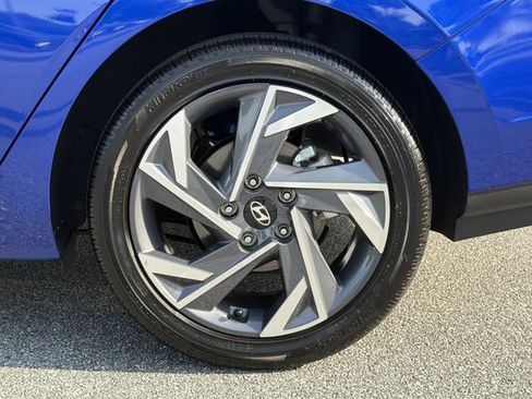Certified 2025 Hyundai Elantra Sport FWD image 19