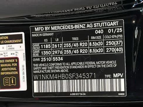 Used 2025 Mercedes-Benz GLC 300 4MATIC image 12