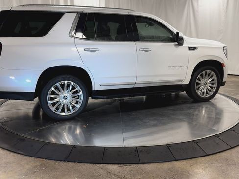 Used 2022 GMC Yukon Denali image 2
