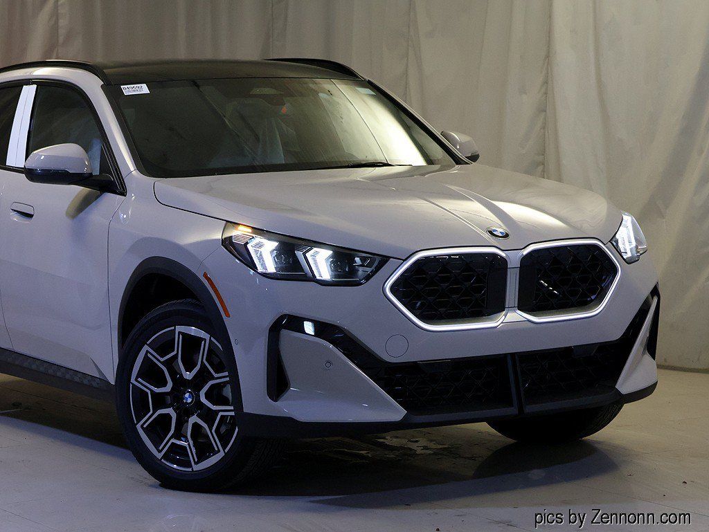 New 2026 BMW X2 xDrive28i w/ Technology Package AWD/4WD image 2