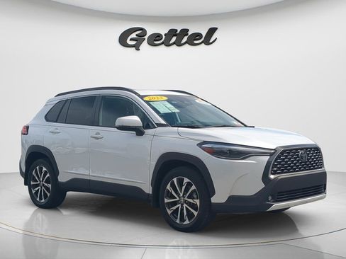 Used 2023 Toyota Corolla Cross XLE w/ Convenience Package image 10