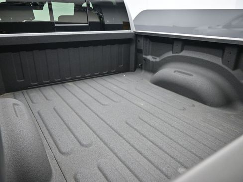 Used 2025 RAM 1500 Tradesman w/ Night Edition AWD/4WD image 9