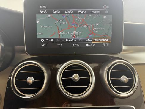 Used 2019 Mercedes-Benz GLC 300 4MATIC image 18