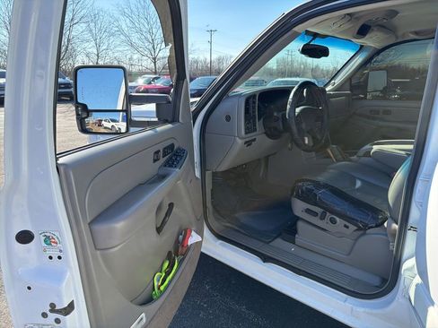 Used 2004 Chevrolet Silverado 2500 LT w/ Skid Plate Package image 6