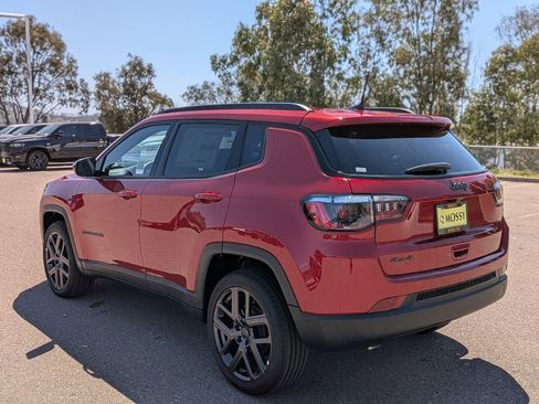 New 2026 Jeep Compass Latitude image 8