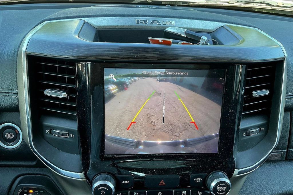 Used 2019 RAM 1500 Laramie AWD/4WD image 14