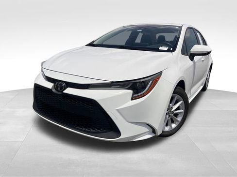 Used 2021 Toyota Corolla LE w/ LE Convenience Package FWD image 9
