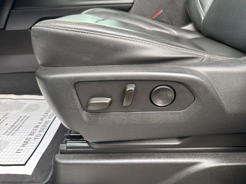 Used 2021 Chevrolet Tahoe Z71 image 18