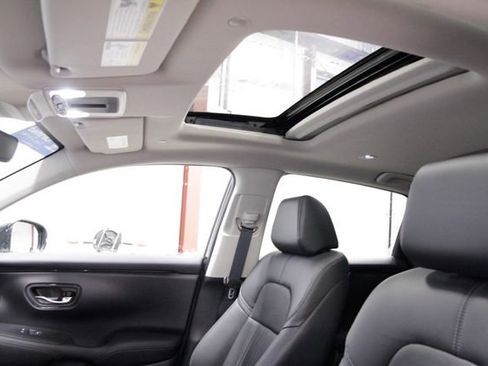 Certified 2024 Honda HR-V EX-L image 36