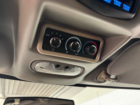 Used 2013 Chevrolet Express 1500 image 28