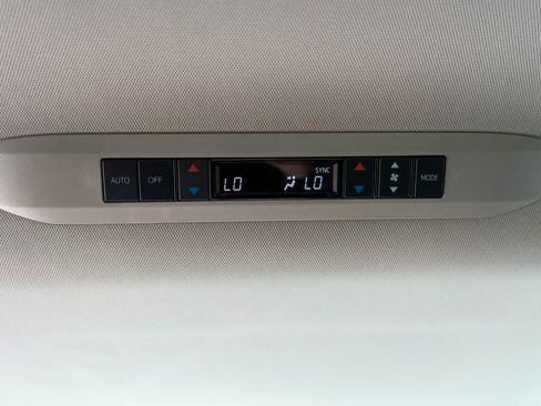 Used 2025 Toyota Sienna XLE w/ XLE Plus Package AWD/4WD image 15