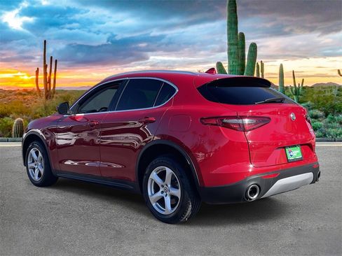 Used 2019 Alfa Romeo Stelvio image 5
