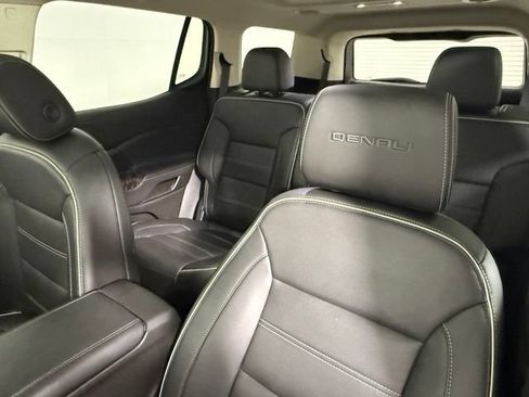 Used 2021 GMC Acadia Denali w/ Denali Technology Package FWD image 33