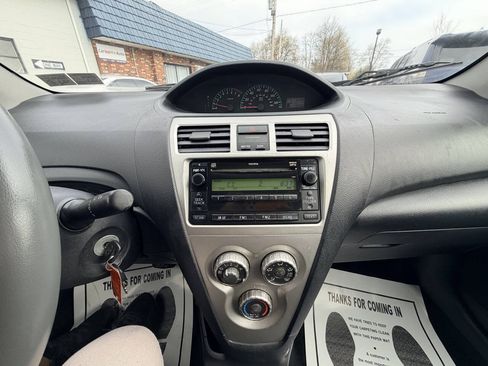 Used 2009 Toyota Yaris Sedan FWD image 25