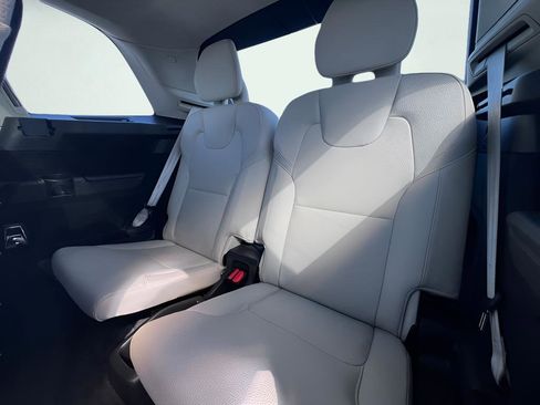 Used 2019 Volvo XC90 T5 Momentum w/ Protection Package Premier image 22