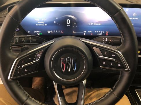 Used 2025 Buick Enclave Preferred image 23
