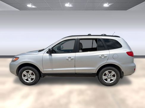 Used 2009 Hyundai Santa Fe GLS FWD image 2