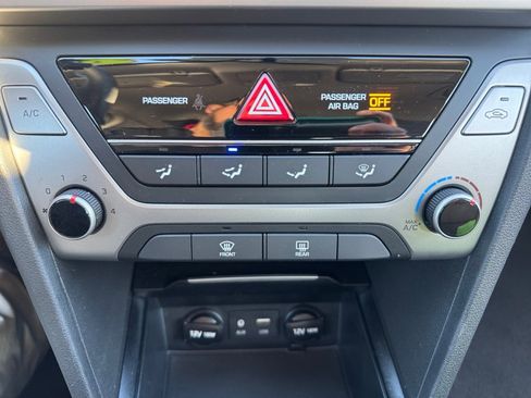 Used 2018 Hyundai Elantra SE w/ SE Connectivity Package 04 image 21