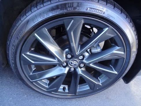 Used 2025 Toyota Corolla SE image 13