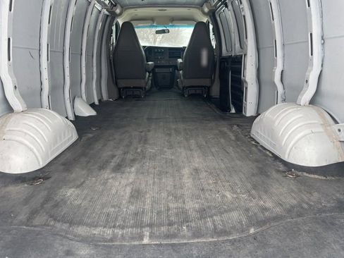 Used 2023 Chevrolet Express 3500 Work Van w/ Driver Convenience Package image 17