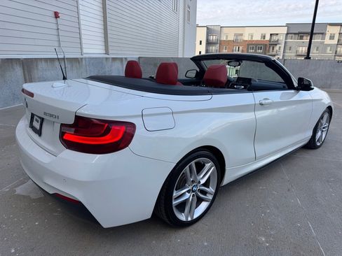 Used 2017 BMW 230i Convertible image 3