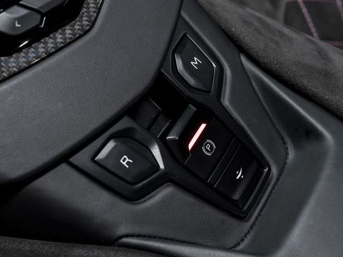 Used 2018 Lamborghini Aventador S image 28