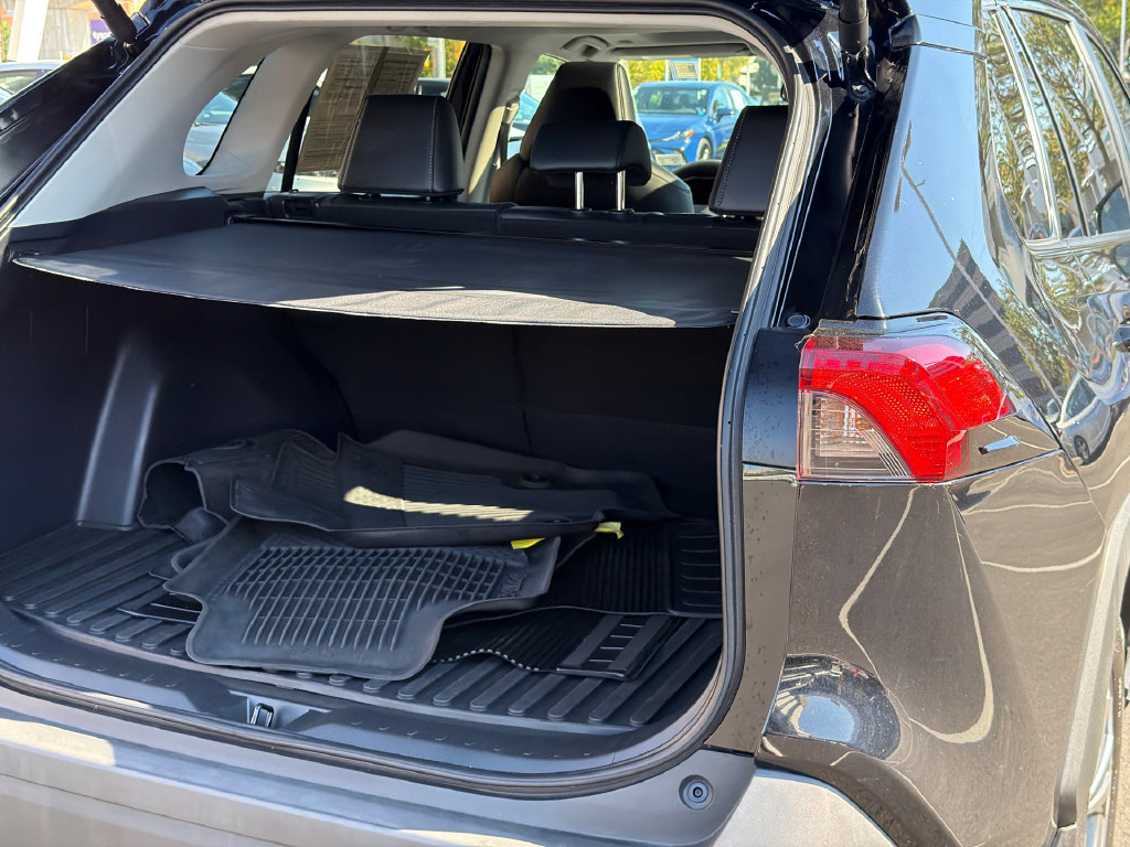 Used 2024 Toyota RAV4 XLE Premium w/ Weather Package AWD/4WD image 7