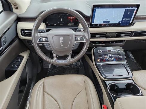 Used 2022 Lincoln Nautilus Reserve image 13