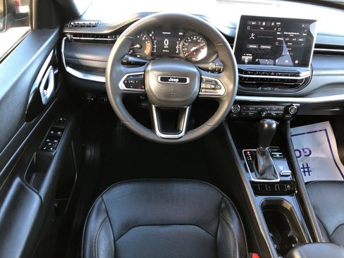 Used 2023 Jeep Compass Limited image 8