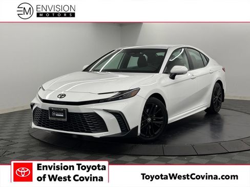 Used 2026 Toyota Camry SE w/ Convenience Package FWD image 1