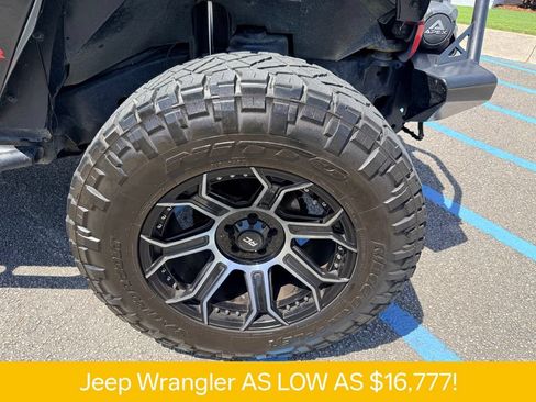 Used 2013 Jeep Wrangler Unlimited Rubicon AWD/4WD image 37
