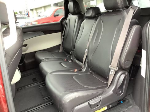 Used 2024 Kia Carnival LX image 26