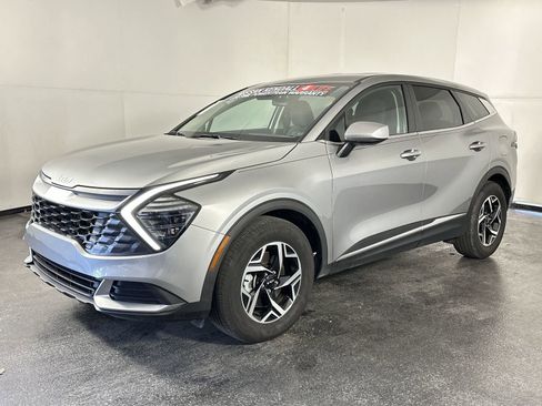 Used 2024 Kia Sportage LX image 4