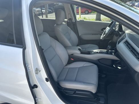 Used 2018 Honda HR-V EX-L image 9