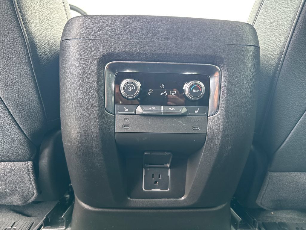 Used 2025 GMC Yukon XL Denali w/ Sun & Power Step Package AWD/4WD image 37