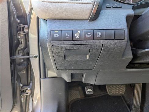 Used 2021 Toyota Camry SE image 18