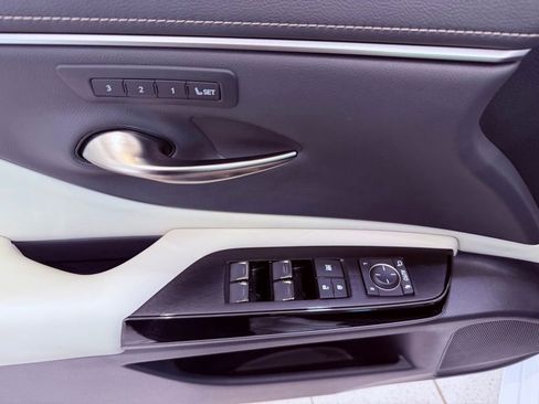 Certified 2024 Lexus ES 350 w/ Premium Package FWD image 18