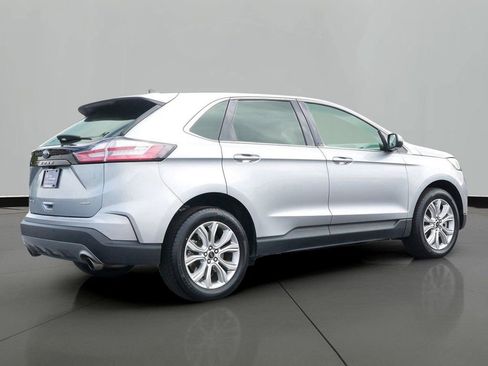 Certified 2024 Ford Edge Titanium image 3