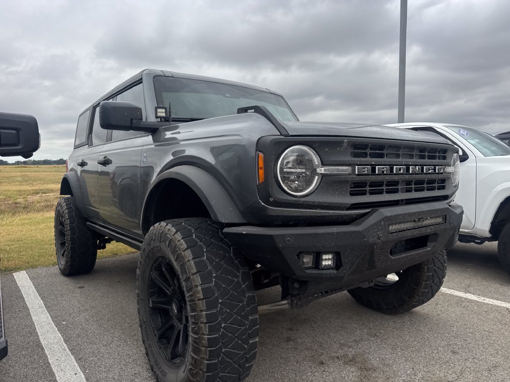 Used 2024 Ford Bronco Black Diamond AWD/4WD image 3