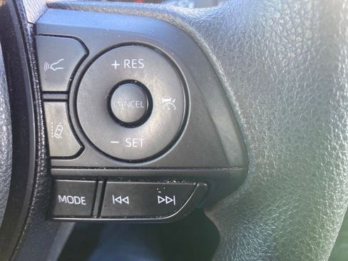 Used 2021 Toyota RAV4 XLE image 11