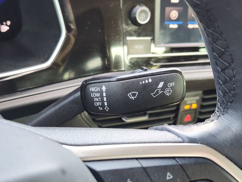 Used 2022 Volkswagen Jetta SE FWD image 40