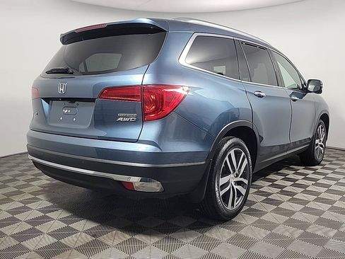 Certified 2017 Honda Pilot Touring image 3