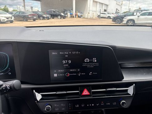 Used 2026 Kia Niro LX FWD image 20